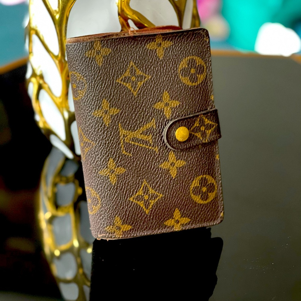 Louis Vuitton Monogram Kisslock Wallet